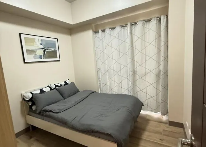 Kuya Awen's Staycation Unit 11j *
